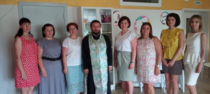 8 июля 2021 года настоятель храма прот. Сергий Гришин провел уроки на тему «День семи, любви верности» в двух детских садах №4 и №25 г. Липецка.
