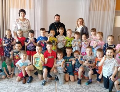 18 марта 2922 года священник Сергий Гришин посетил городской детский сад №4.