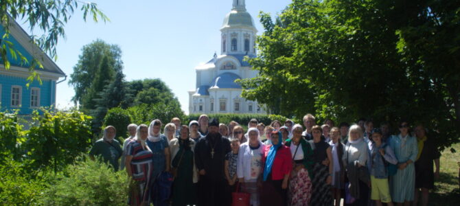 1 и 2 июля 2022 года состоялась паломническая поездка прихожан храма прп. Серафима Саровского г. Липецка в Свято-Троицкий Серафимо-Дивеевский монастырь.