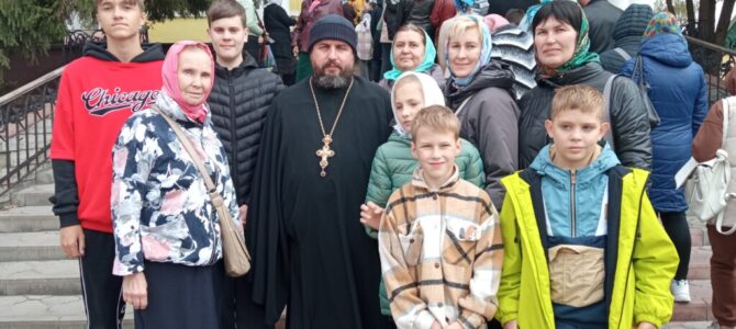 11 сентября 2022 года прихожане храма прп. серафима Саровского  посетили Христорождественский собор г. Липецка и приложились к мощам преподобного Сергия Радонежского.