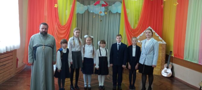 17 октября 2022 года в Детском саду №25 г. Липецка дети воскресной школы храма выступили с праздничным концертом.