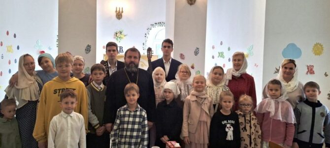 21 сентября 2025 г., в праздник Рождества Пресвятой Богородицы, по завершении богослужения в воскресной школе храма преподобного Серафима Саровского г. Липецка состоялось мероприятие в честь начала нового учебного года.